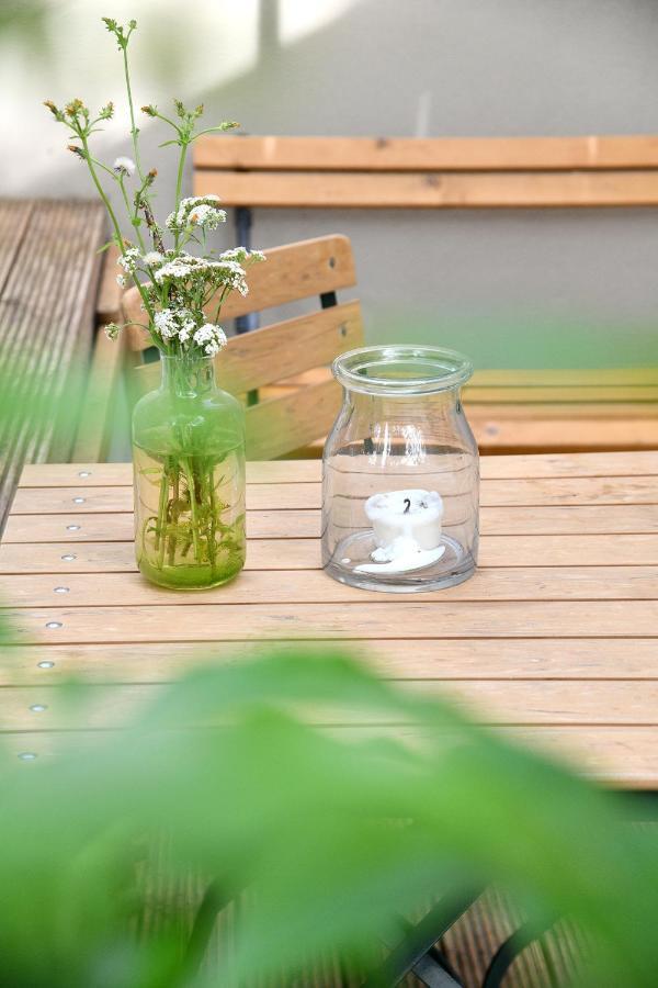 Jethon Studio-Appartement Im Gruenen Bernburg Extérieur photo